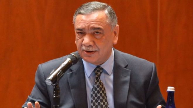 حکومت نے آرمی چیف کو شٹل کاک بنادیا ہے