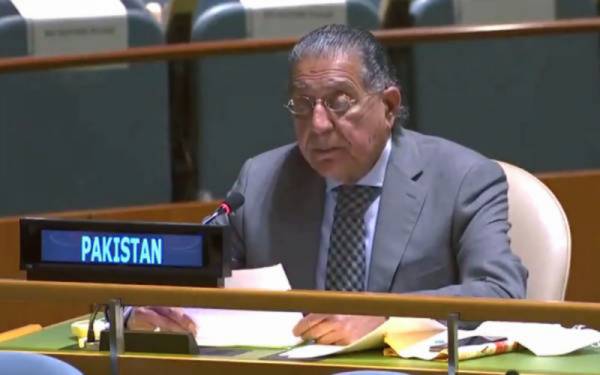 ’عربوں کی اپنی مجبوری، ہم اتنے کمزور نہیں کہ اسرائیل کو تسلیم کرنے پر مجبور کیے جاسکیں ‘ پاکستان نے اعلان کردیا