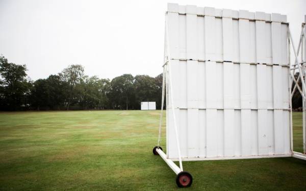 فاسٹ باﺅلرز